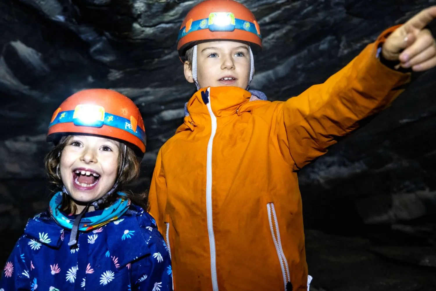 ARCTIC KIDS -  Is, grotter og villmarksopplevelser