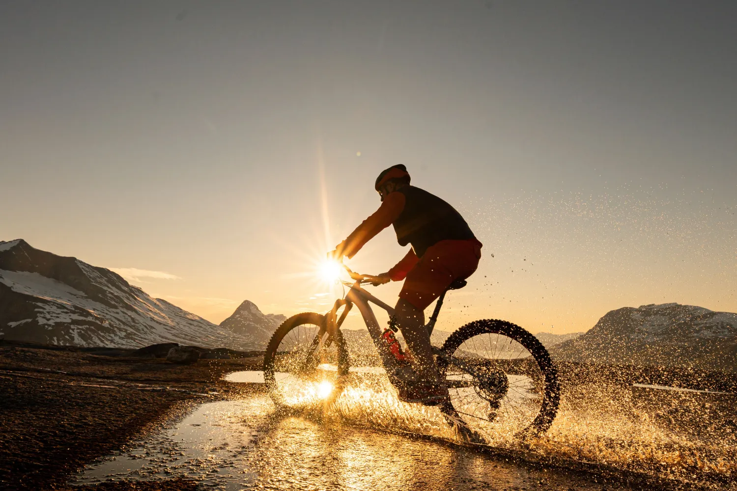 Utforsk Narvik med leie av sykkel hos Day Out Narvik
