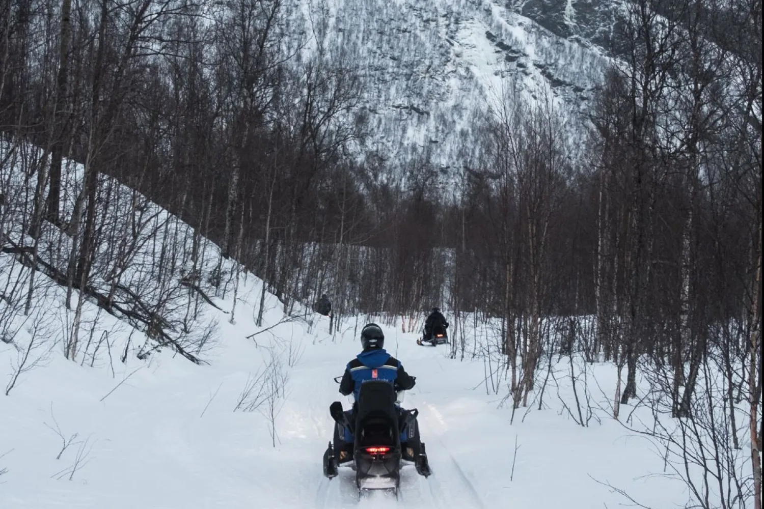Snøskuterkjøring med Heggeli Adventures