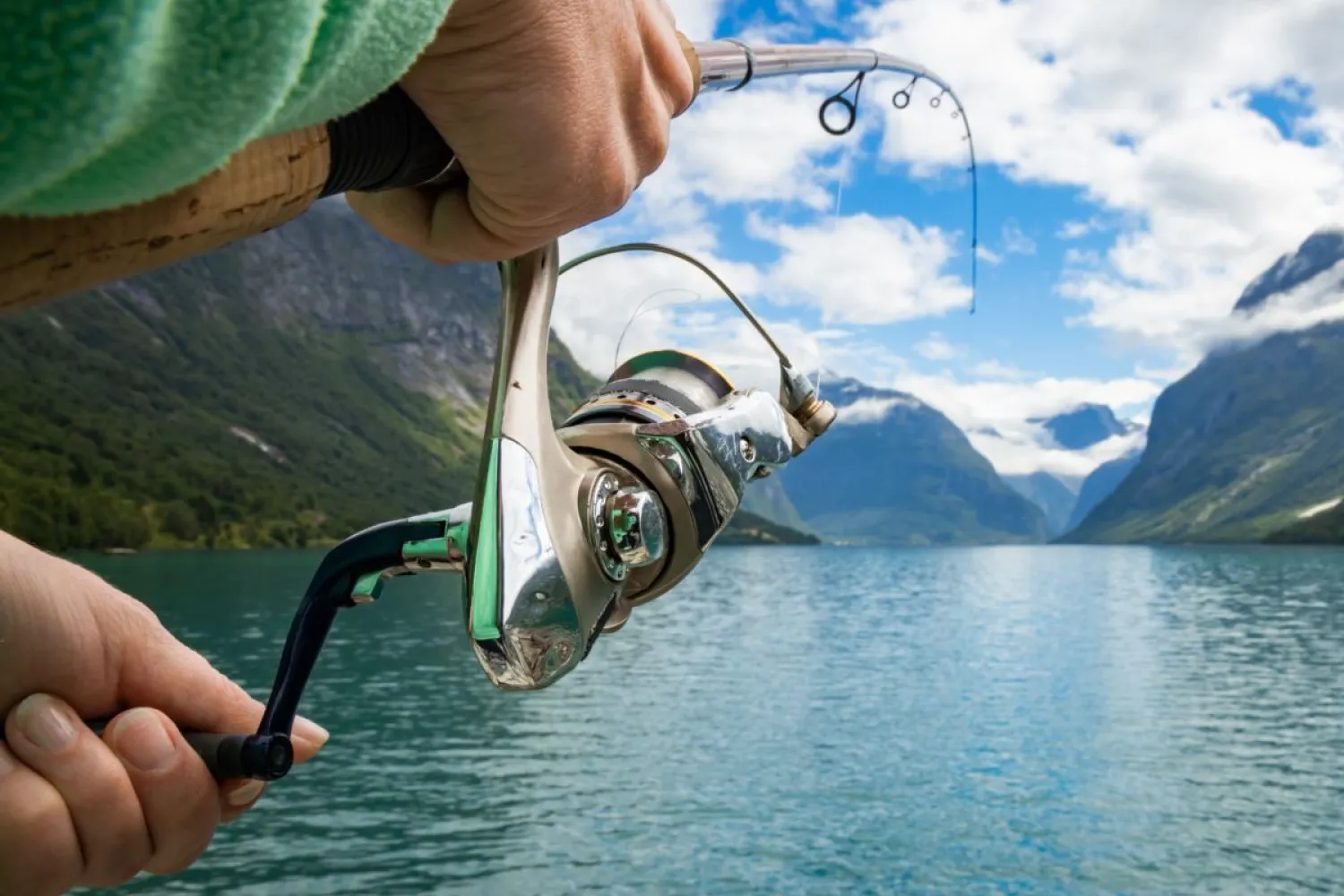 Fisketur med besøk til en sjøfarm