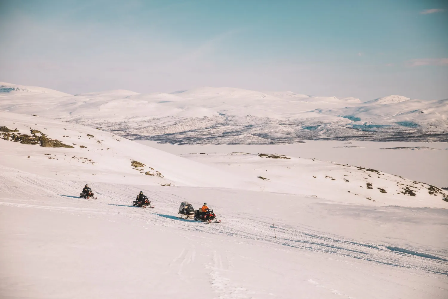 Elektrisk snøskuteropplevelse med Lapland Resorts