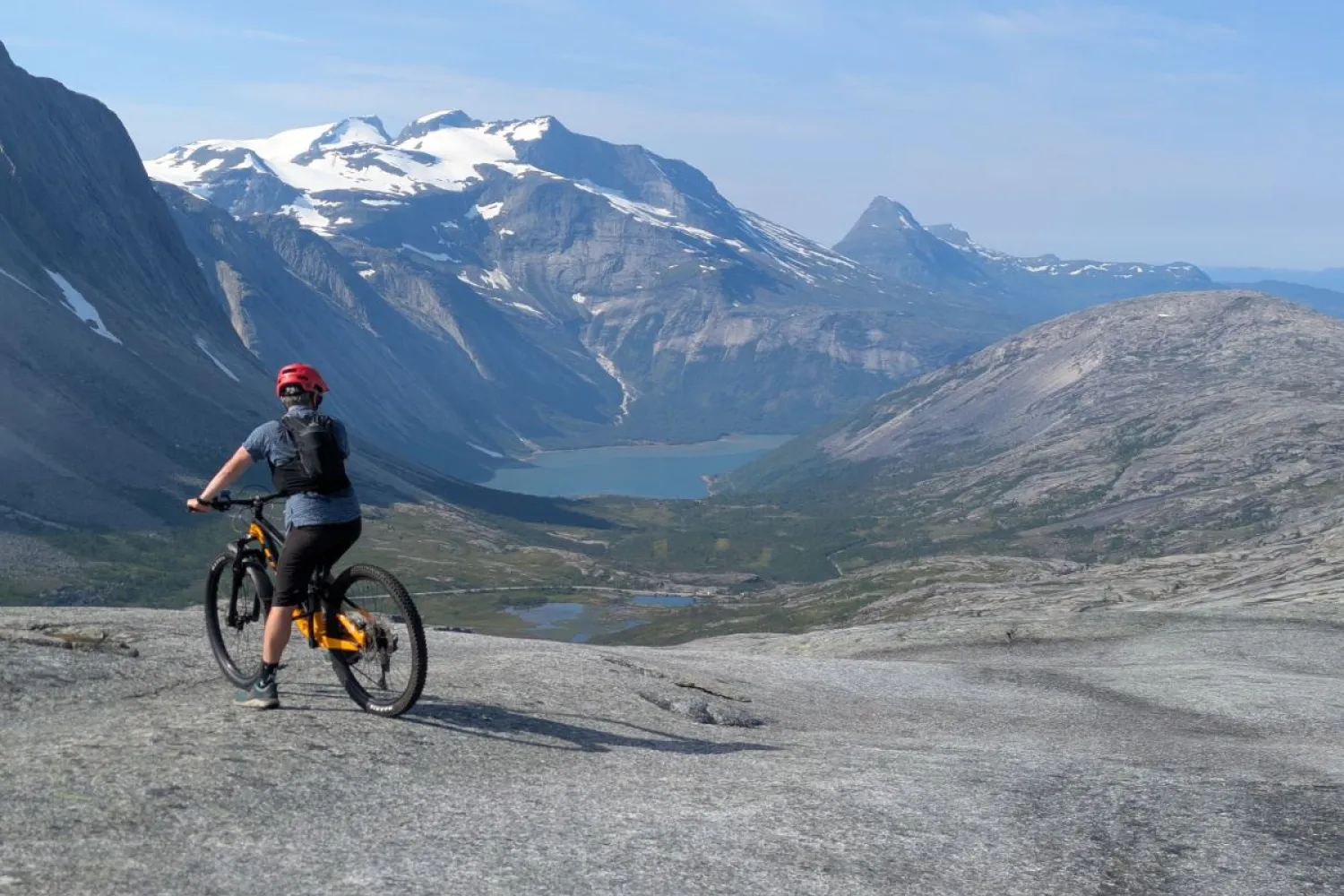 Bike & Shuttle - Reinnesfjellet made easy!