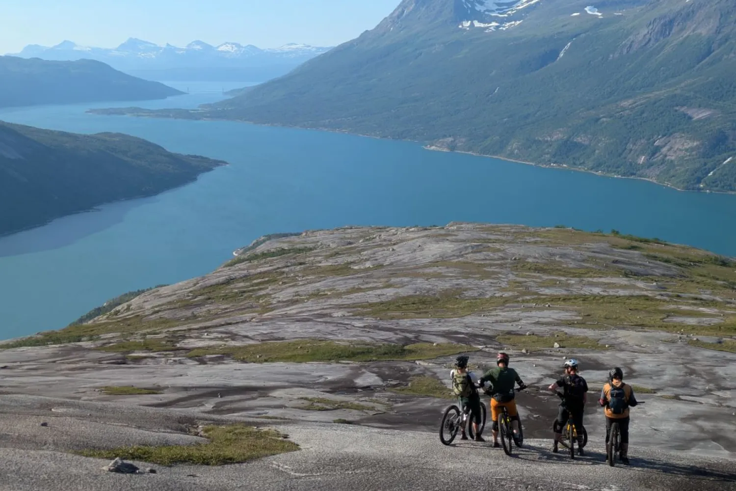 Bike & Shuttle - Reinnesfjellet made easy!