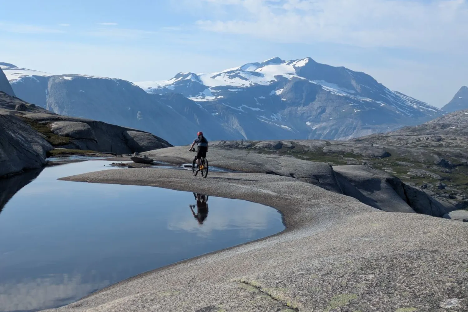 Bike & Shuttle - Reinnesfjellet made easy!