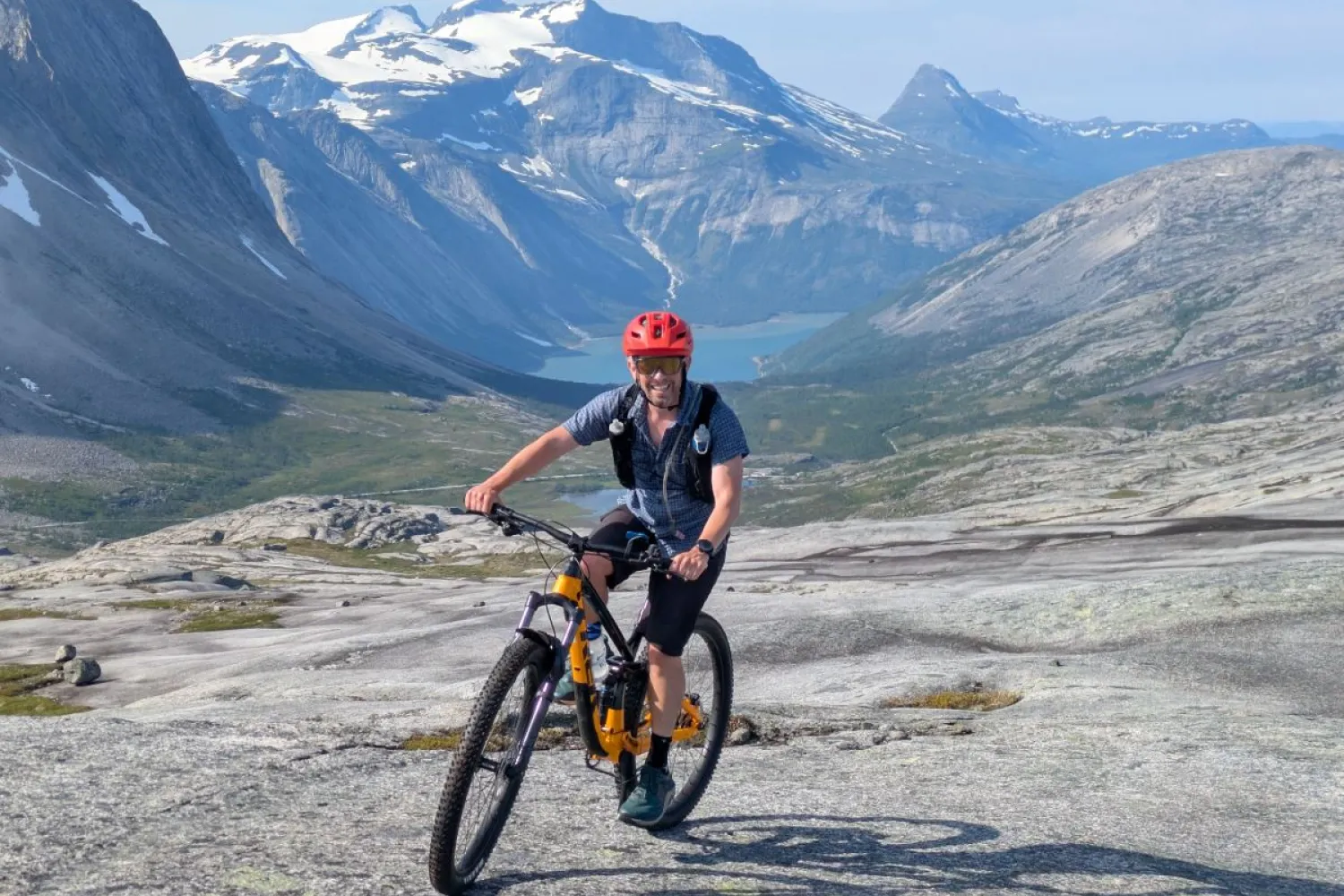 Bike & Shuttle - Reinnesfjellet made easy!