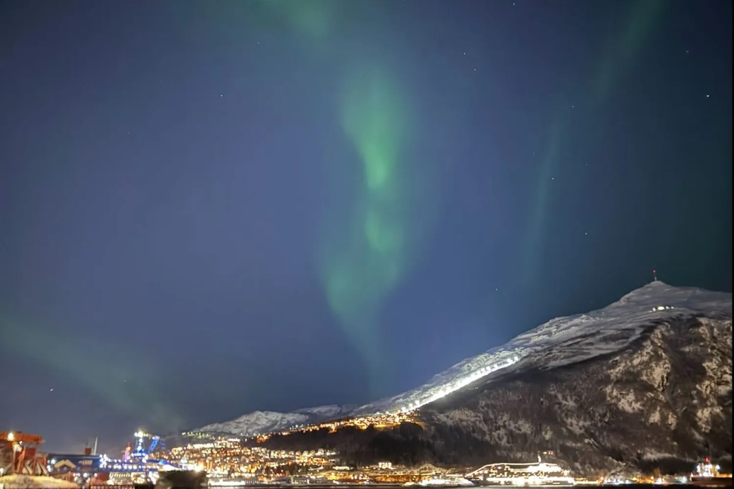 Nordlystur med båt