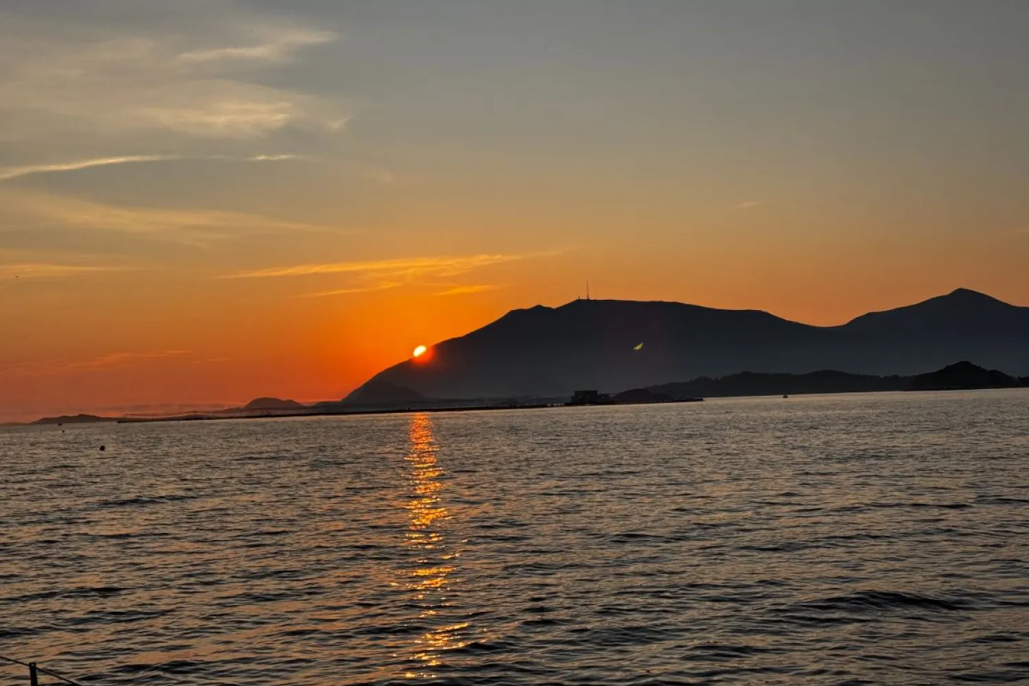 Fjordtur i Nord-Norsk sommernatt