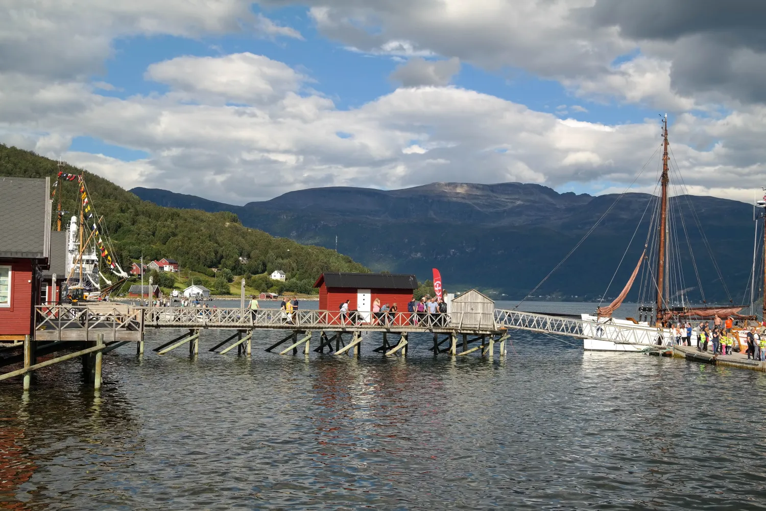 Foldvik Bryggeferie
