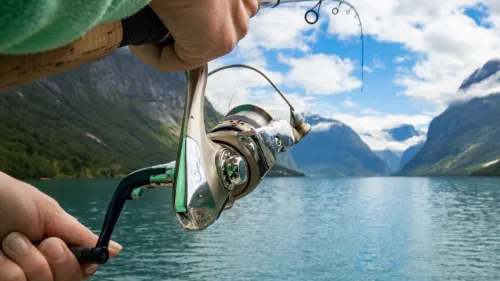 Fisketur med besøk til en sjøfarm