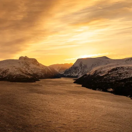 Fjords & Arctic Light