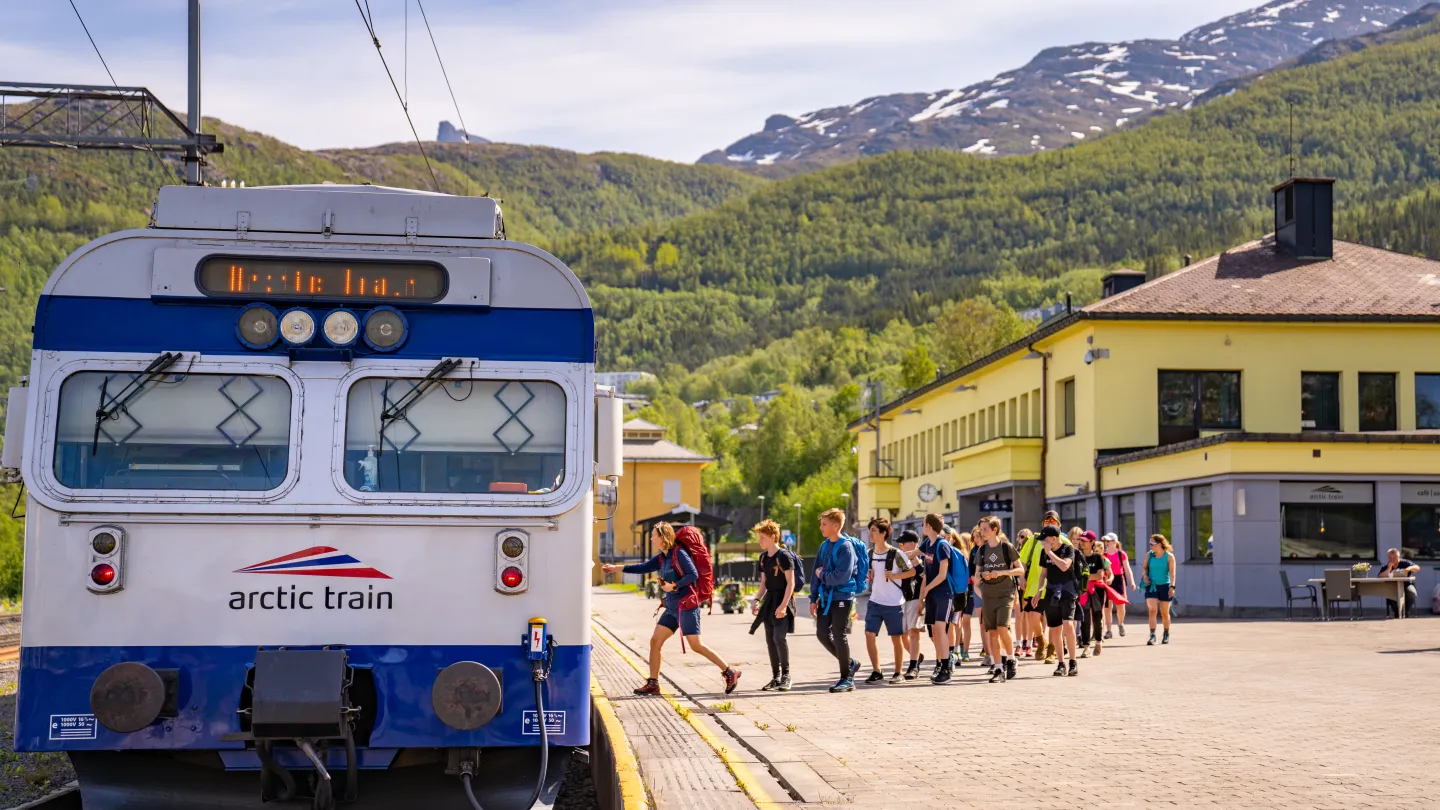 The Arctic Train på Narvik togstasjon